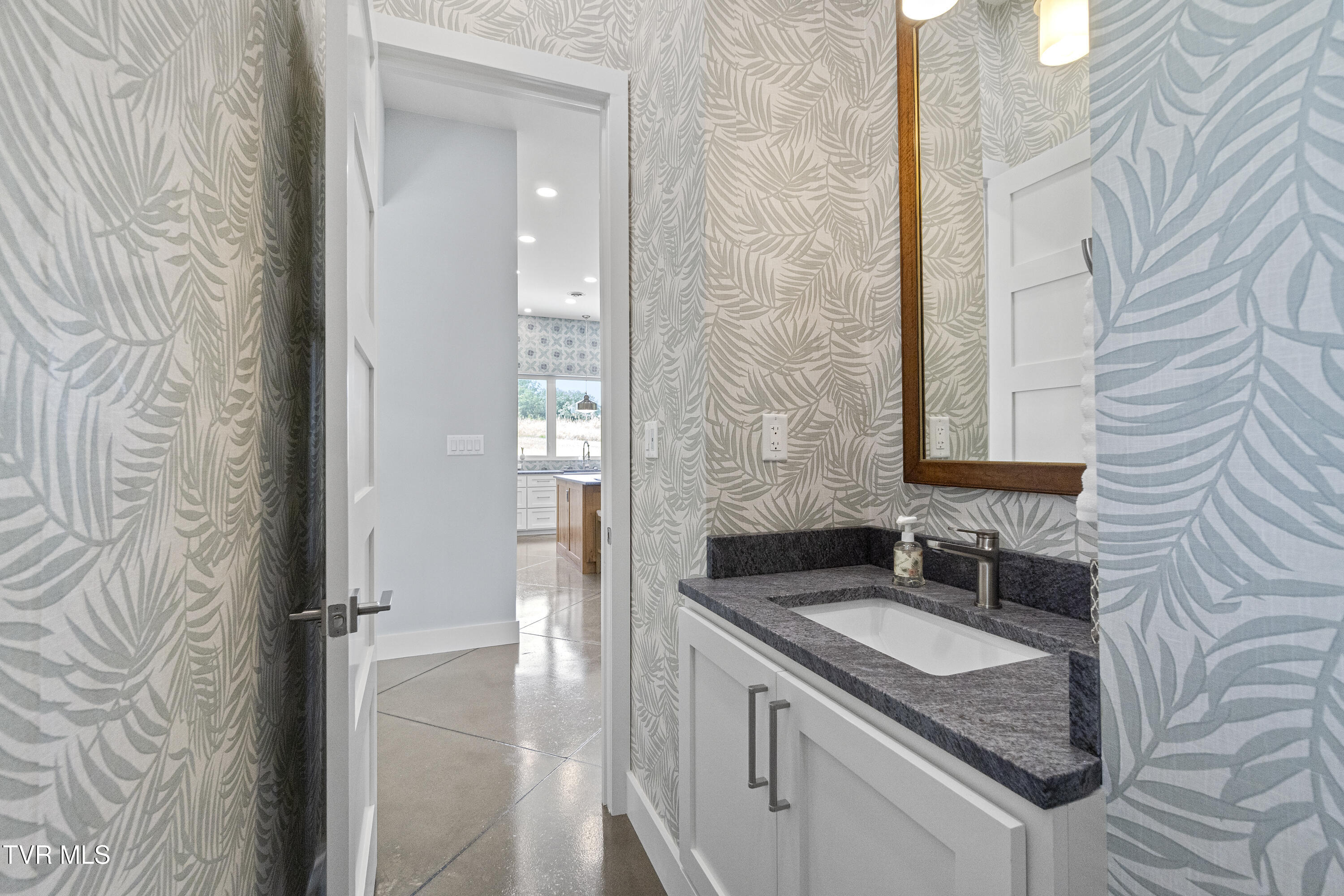 1433 Billy Bible Road Greeneville, TN 37745 - Photo 27 of 59 DSC04663