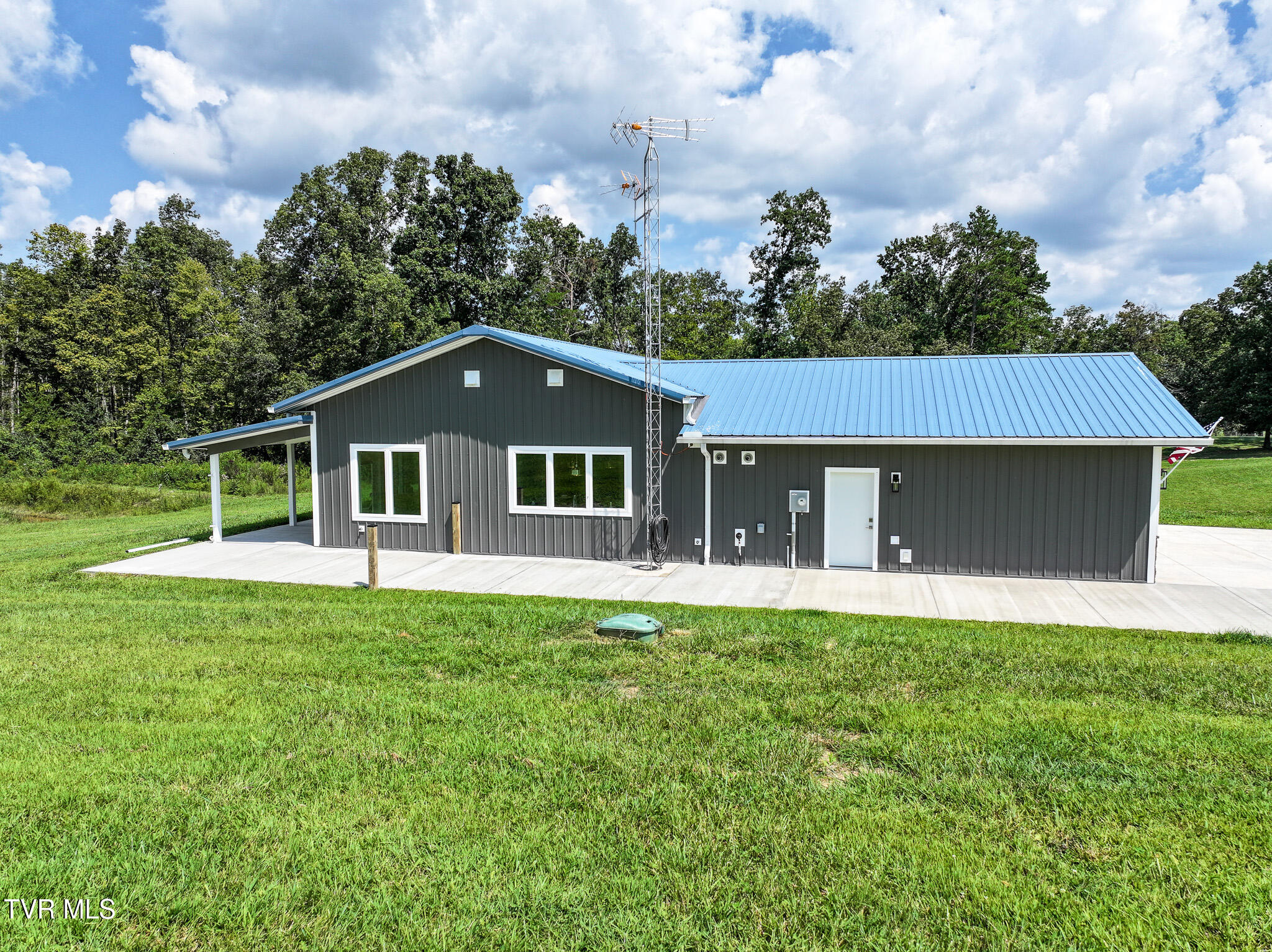 1433 Billy Bible Road Greeneville, TN 37745 - Photo 3 of 59 DJI_20250819082332_0710_D