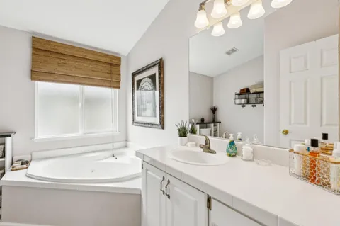 a close view of sink and tap