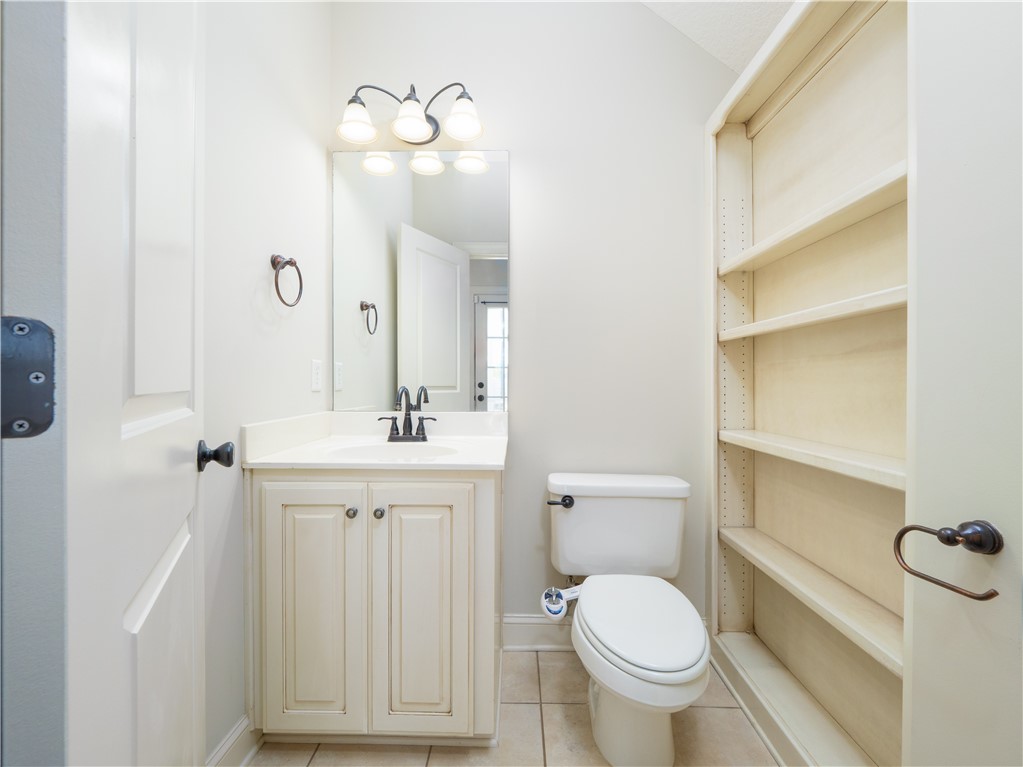 131 Gallery Way Brunswick, GA 31525 - Photo 13 of 32 Powder Room