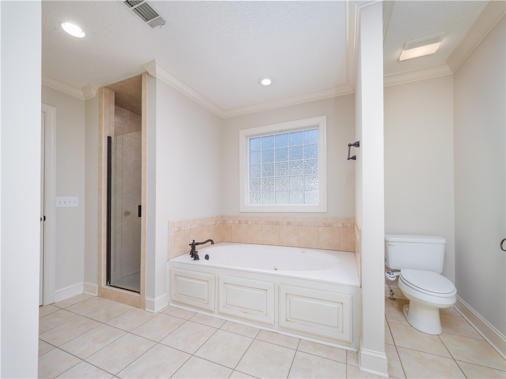 131 Gallery Way Brunswick, GA 31525 - Photo 18 of 32 Master Bath Garden Tub