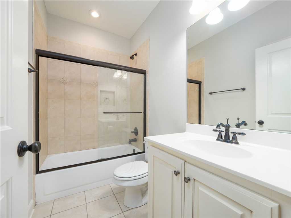 131 Gallery Way Brunswick, GA 31525 - Photo 22 of 31 Guest bath