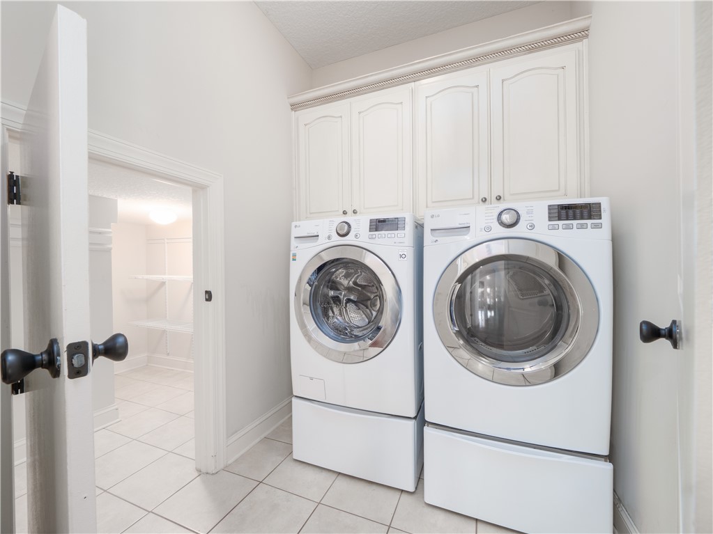 131 Gallery Way Brunswick, GA 31525 - Photo 24 of 32 laundry room