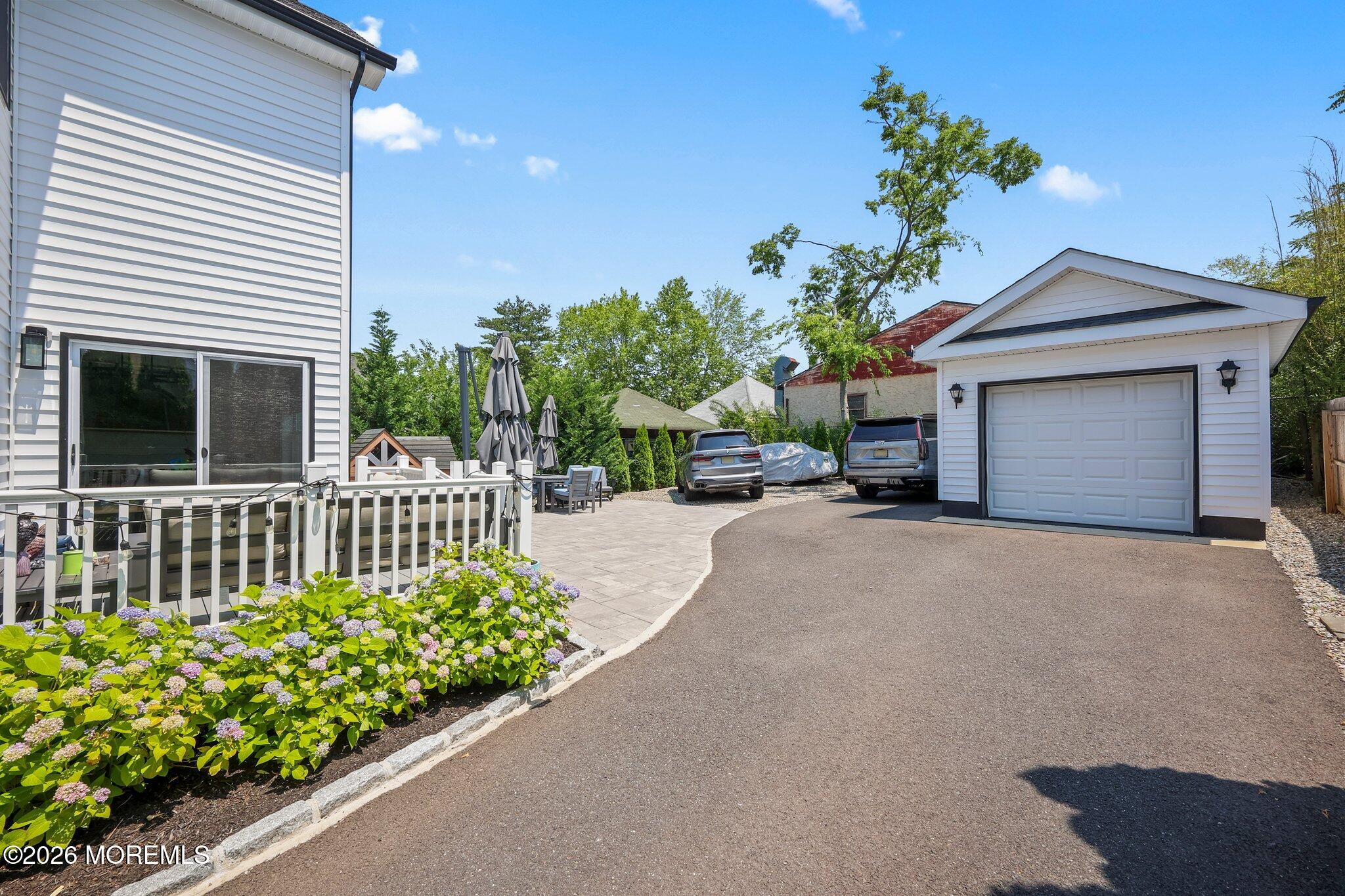 28 Rector Place Red Bank, NJ 07701 - Photo 9 of 58 28-web-or-mls-LPM_1075