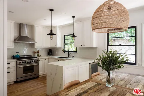 $1,549,000 | 8421 Kirkwood Drive, Los Angeles, CA 90046