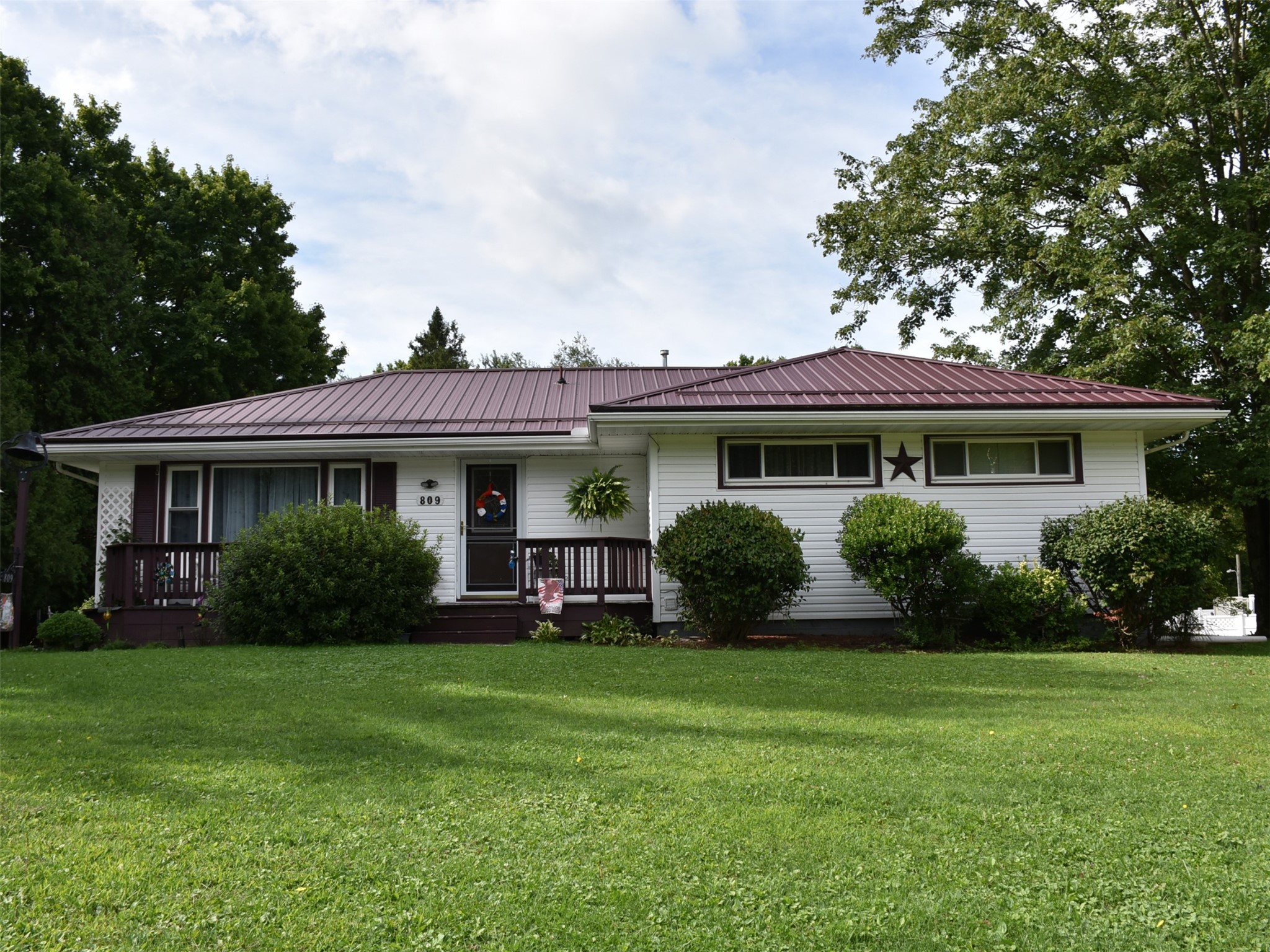 809 East Jamestown Road Jamestown, PA 16134 - Photo 1 of 40 Gallery Image 1