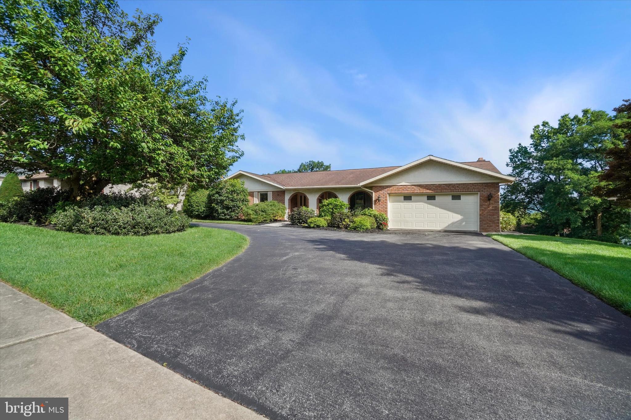 3565 Pebble Ridge Drive York, PA 17402 - Photo 3 of 59 Gallery Image 3