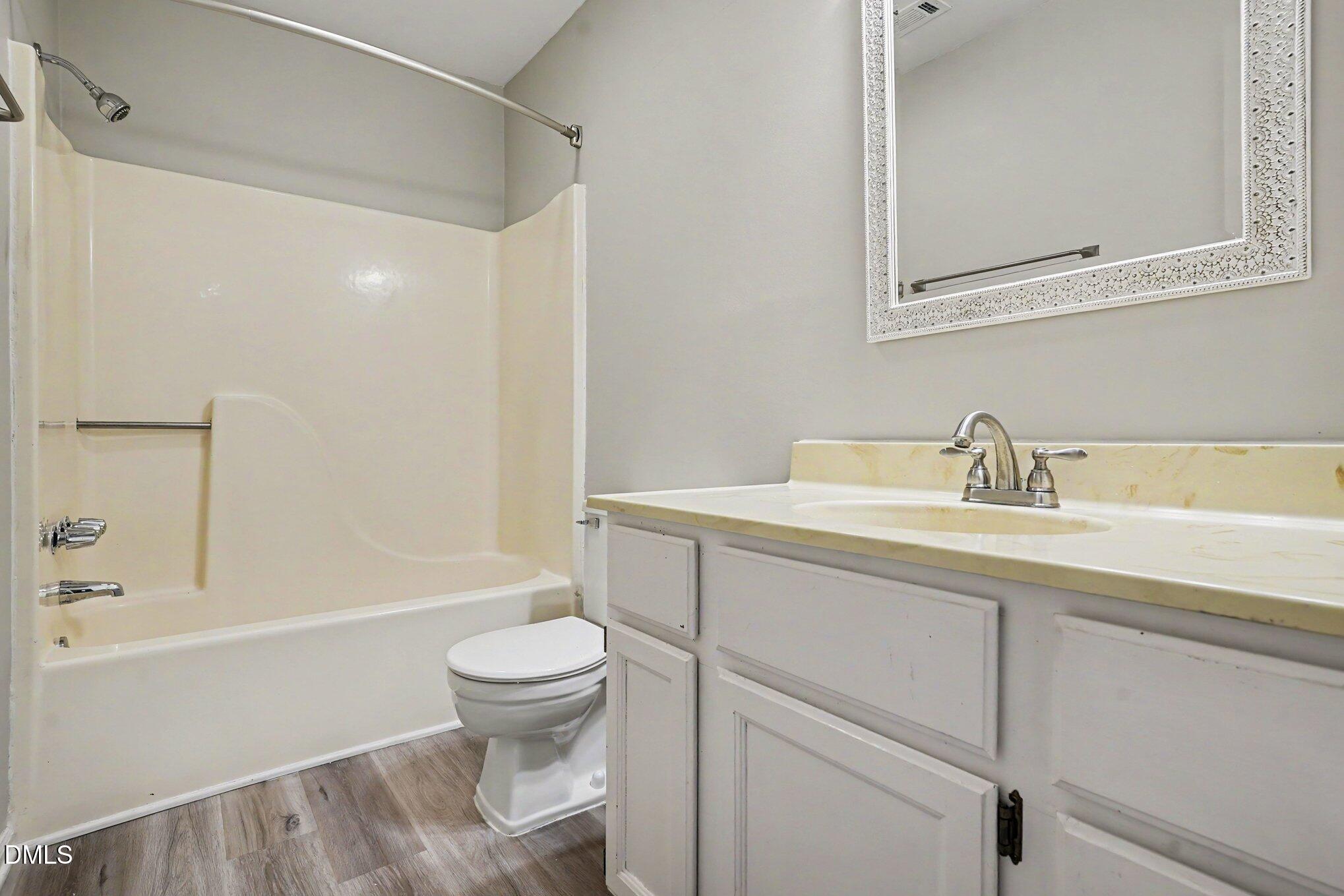 5304 Ridgeloch Place Raleigh, NC 27612 - Photo 10 of 15 009_file_2000