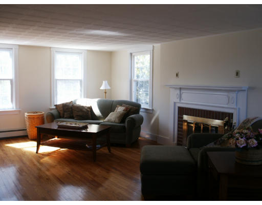 39 Torrey Road Sutton, MA 01590 - Photo 4 of 9