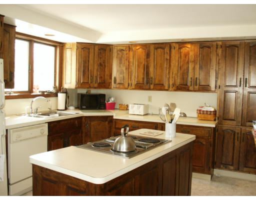 39 Torrey Road Sutton, MA 01590 - Photo 7 of 9