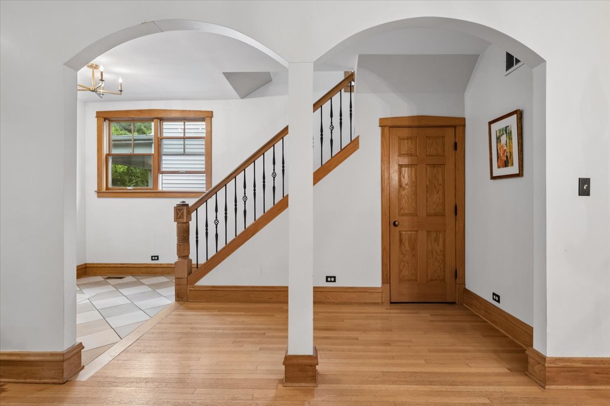 4237 North Wolcott Avenue Chicago, IL 60613 - Photo 10 of 38