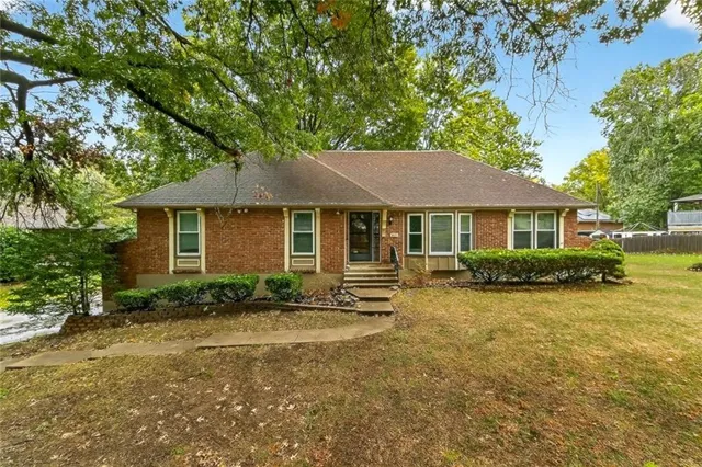 $269,000 | 3601 South Delaware Avenue, Independence, MO 64055