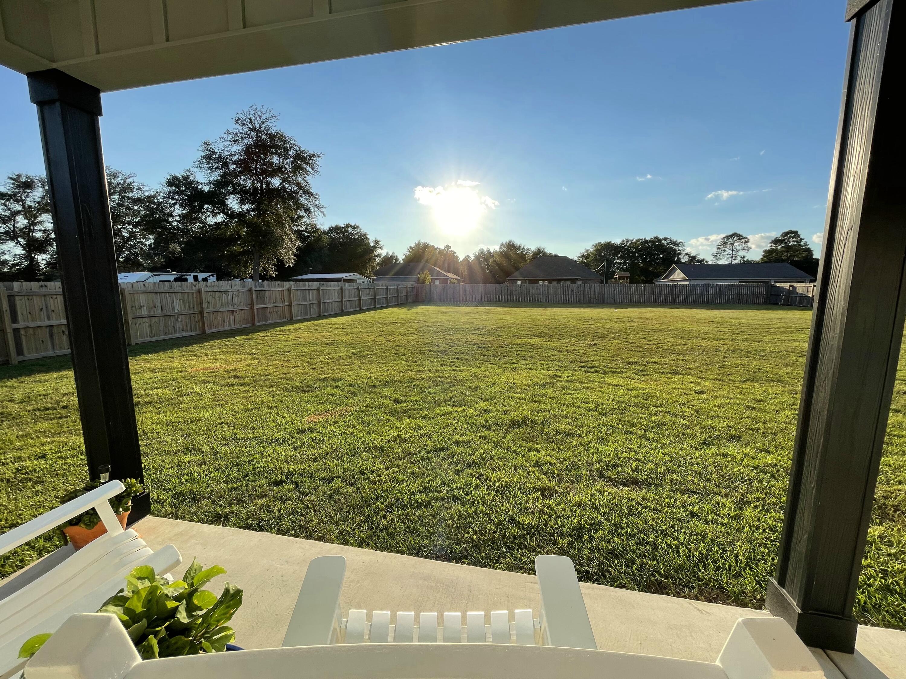 4087 Happy Trails Road Crestview, FL 32539 - Photo 7 of 30 a view of a bathtub