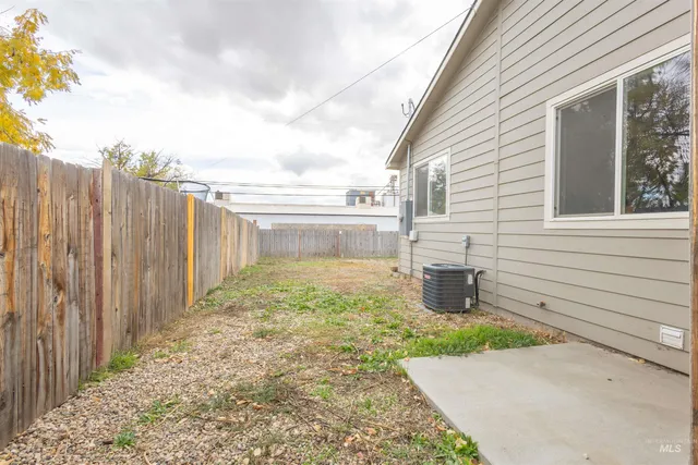 $330,000 | 349 West Idaho Street, Weiser, ID 83672