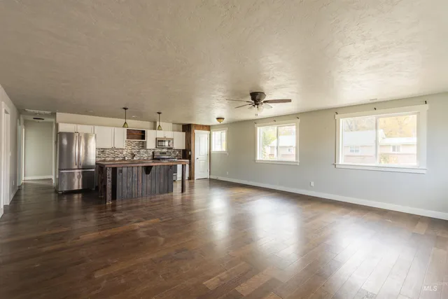 $330,000 | 349 West Idaho Street, Weiser, ID 83672