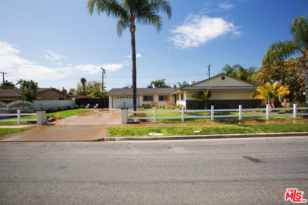 12651 Dunas Road Santa Ana, CA 92705 - Photo 3 of 34 Gallery Image 3