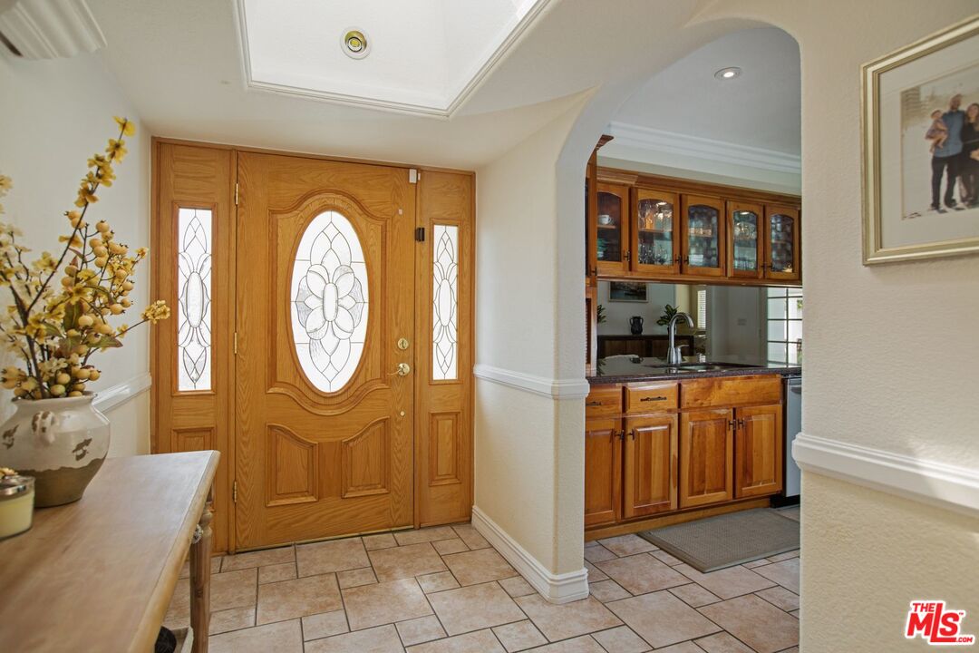12651 Dunas Road Santa Ana, CA 92705 - Photo 7 of 34 Gallery Image 7