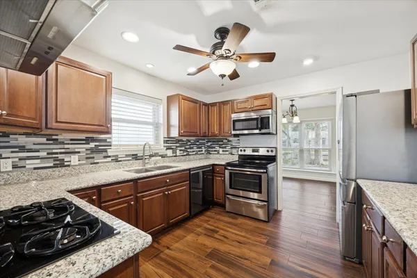 $575,000 | 727 Langwood Drive, Houston, TX 77079