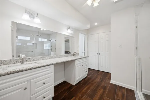 $575,000 | 727 Langwood Drive, Houston, TX 77079