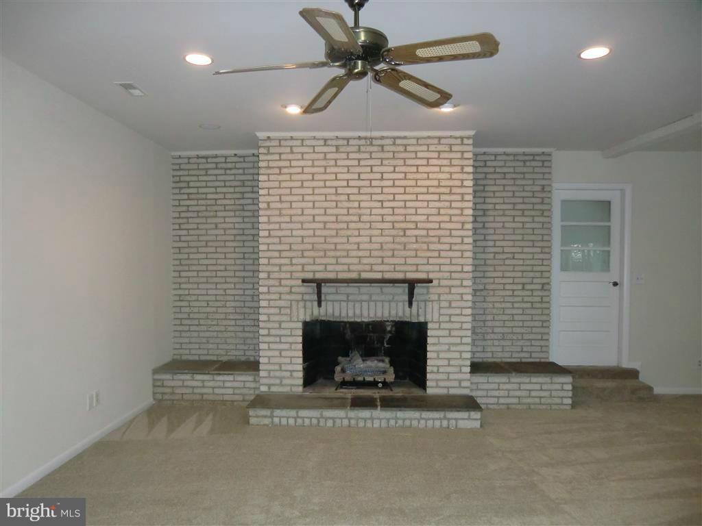2711 Monocacy Bottom Road Adamstown, MD 21710 - Photo 14 of 28 Family Room