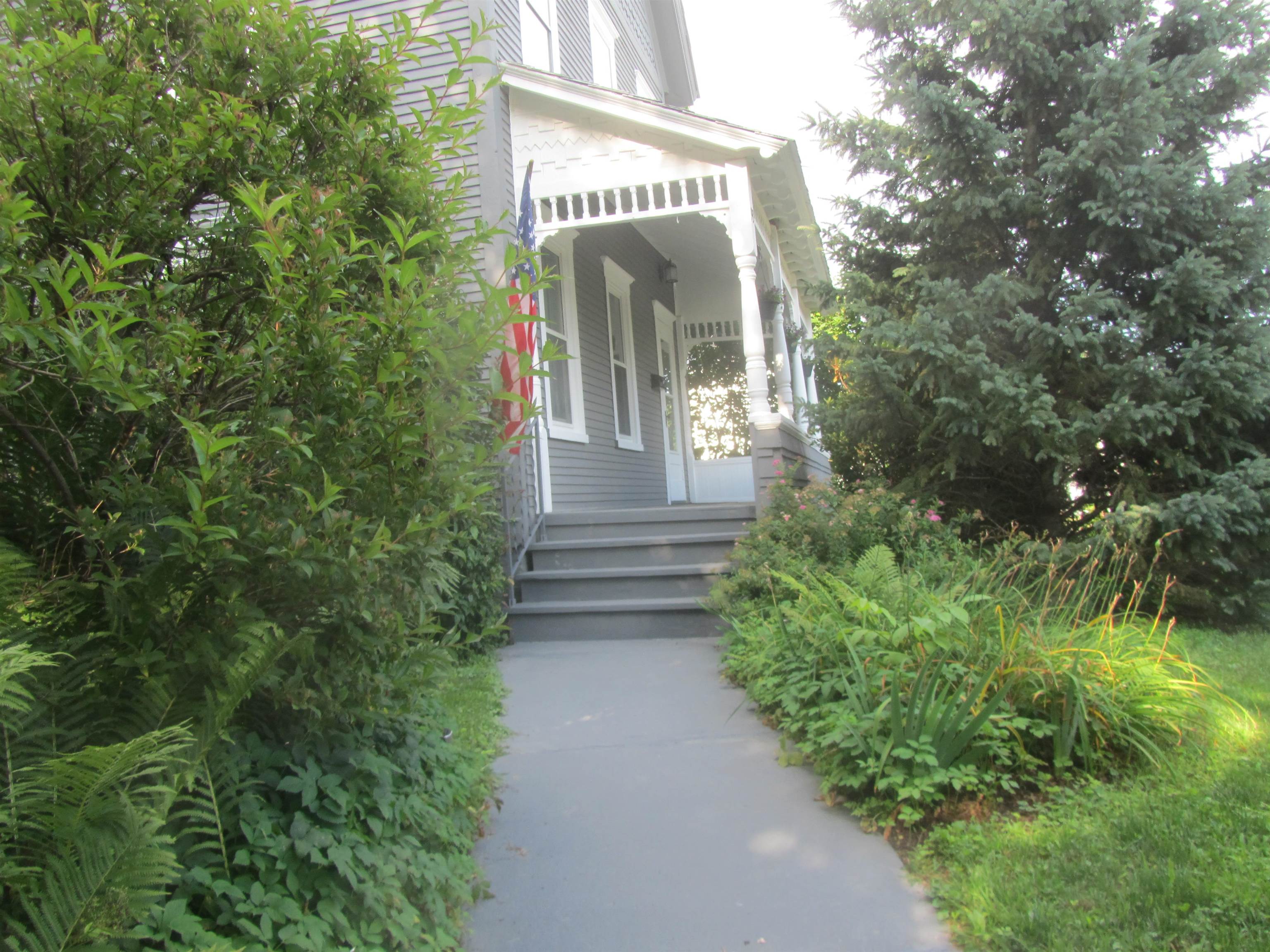 93 North Street Rutland, VT 05701 - Photo 3 of 32