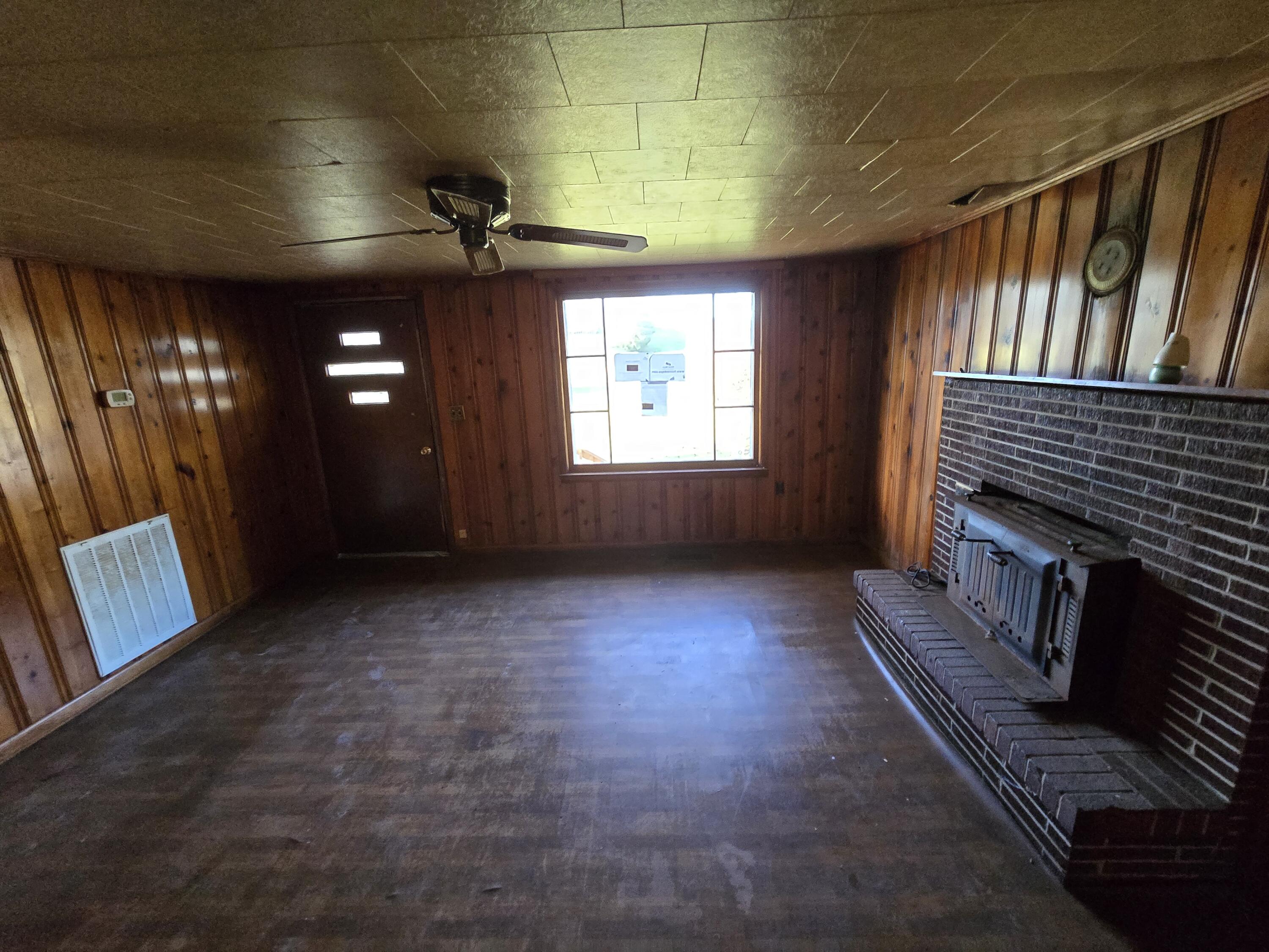 551 Keswick Road Williamsburg, KY 40769 - Photo 9 of 15 20251009_181812