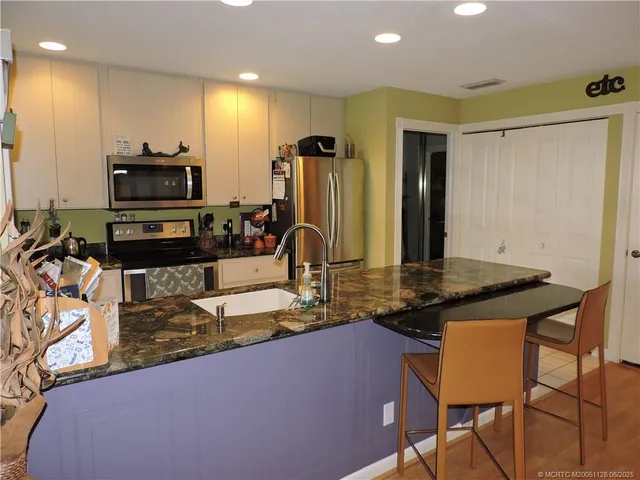 $3,200 | 1539 Southwest Waterfall Boulevard, Palm City, FL 34990