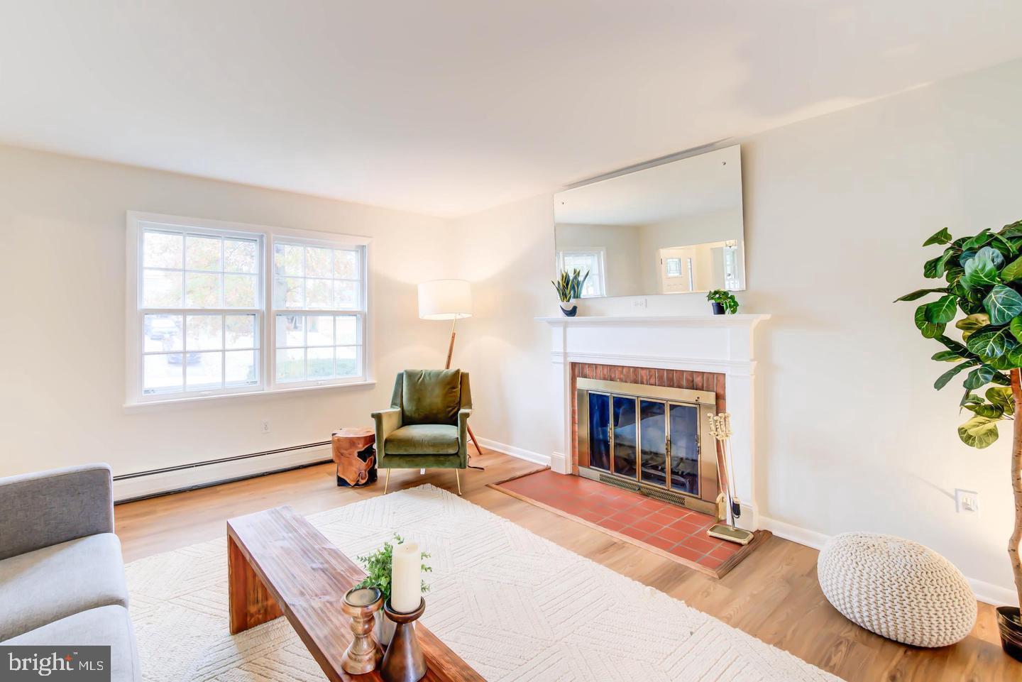 11207 Emack Road Beltsville, MD 20705 - Photo 30 of 43 Bright and inviting living space.