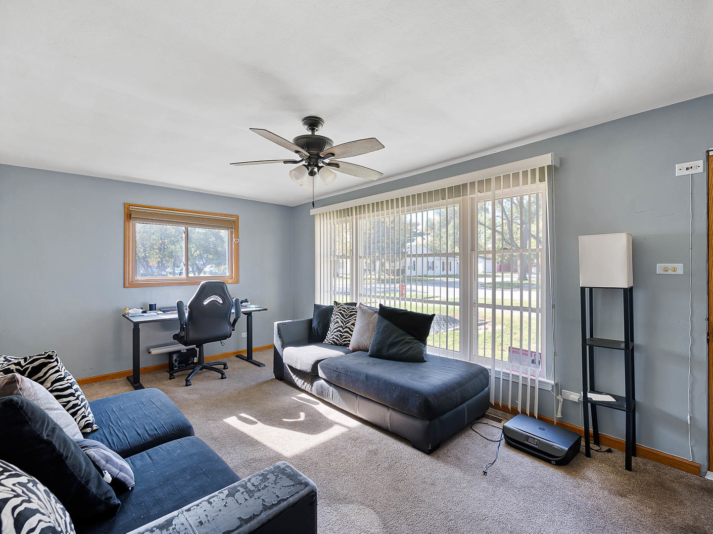 17057 Park Avenue Lansing, IL 60438 - Photo 4 of 17 a living room with furniture and a window