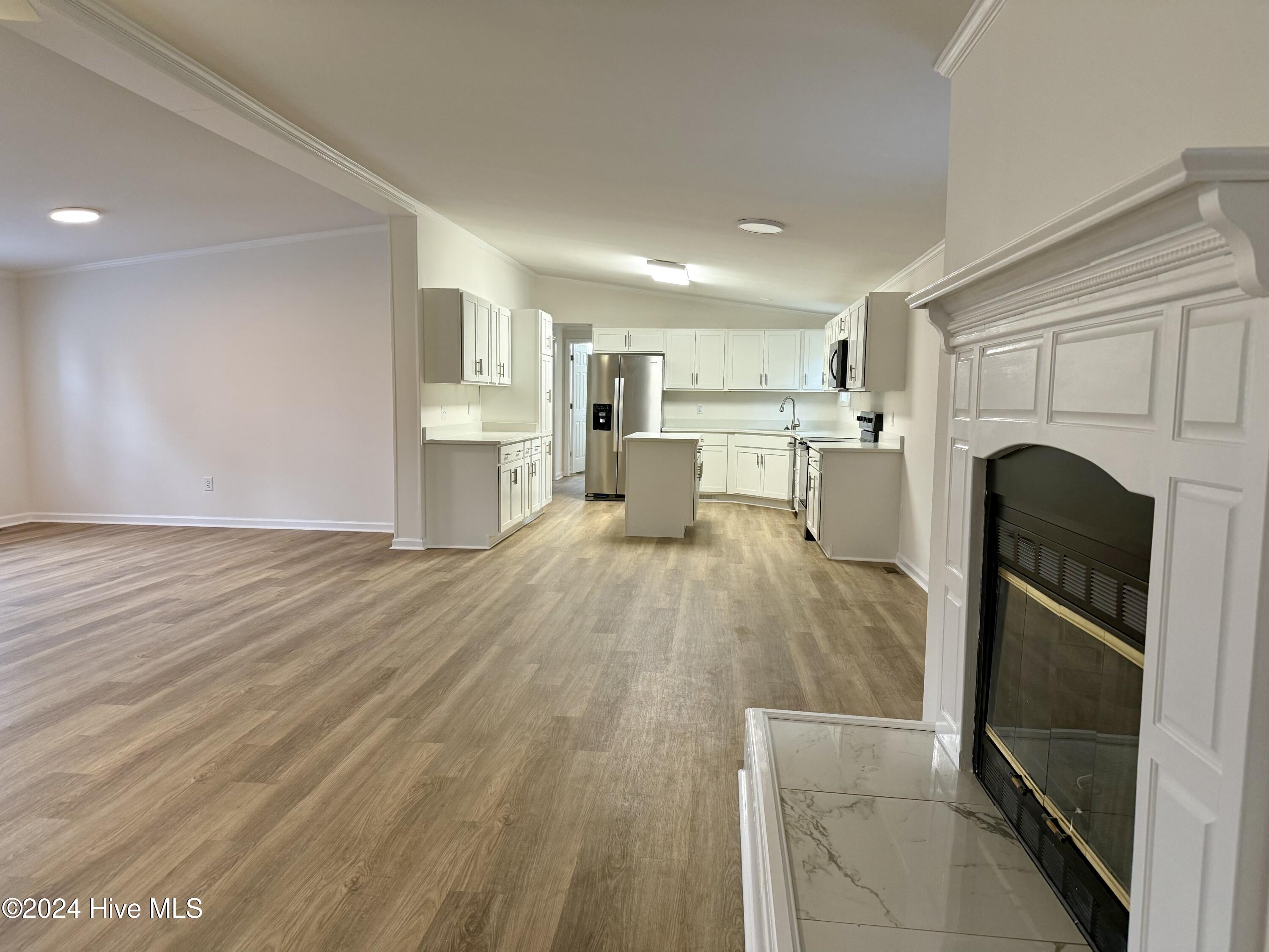 930 Willis Neck Road Vanceboro, NC 28586 - Photo 13 of 28 Living room and kitchen