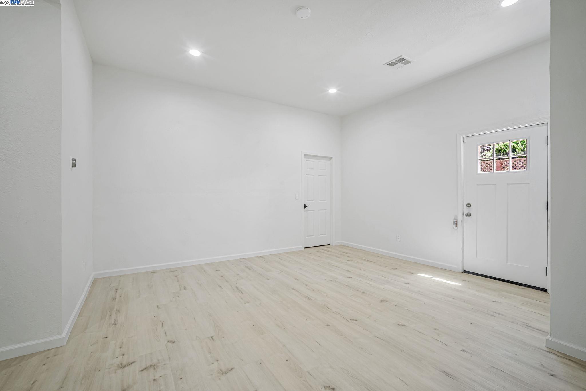 3920 Gravenstein Highway South Sebastopol, CA 95472 - Photo 19 of 48 a view of room