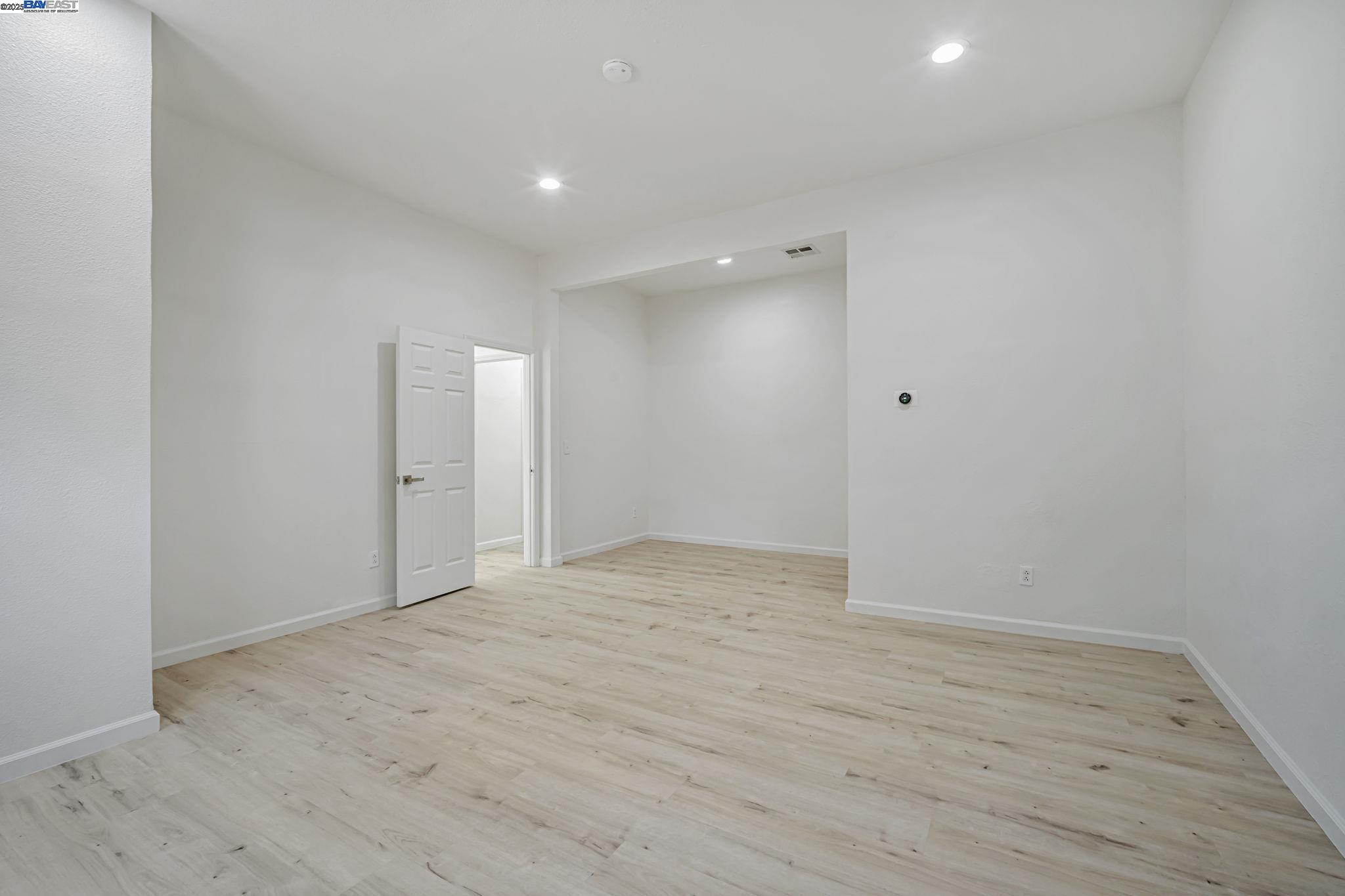 3920 Gravenstein Highway South Sebastopol, CA 95472 - Photo 21 of 48 a view of an empty room