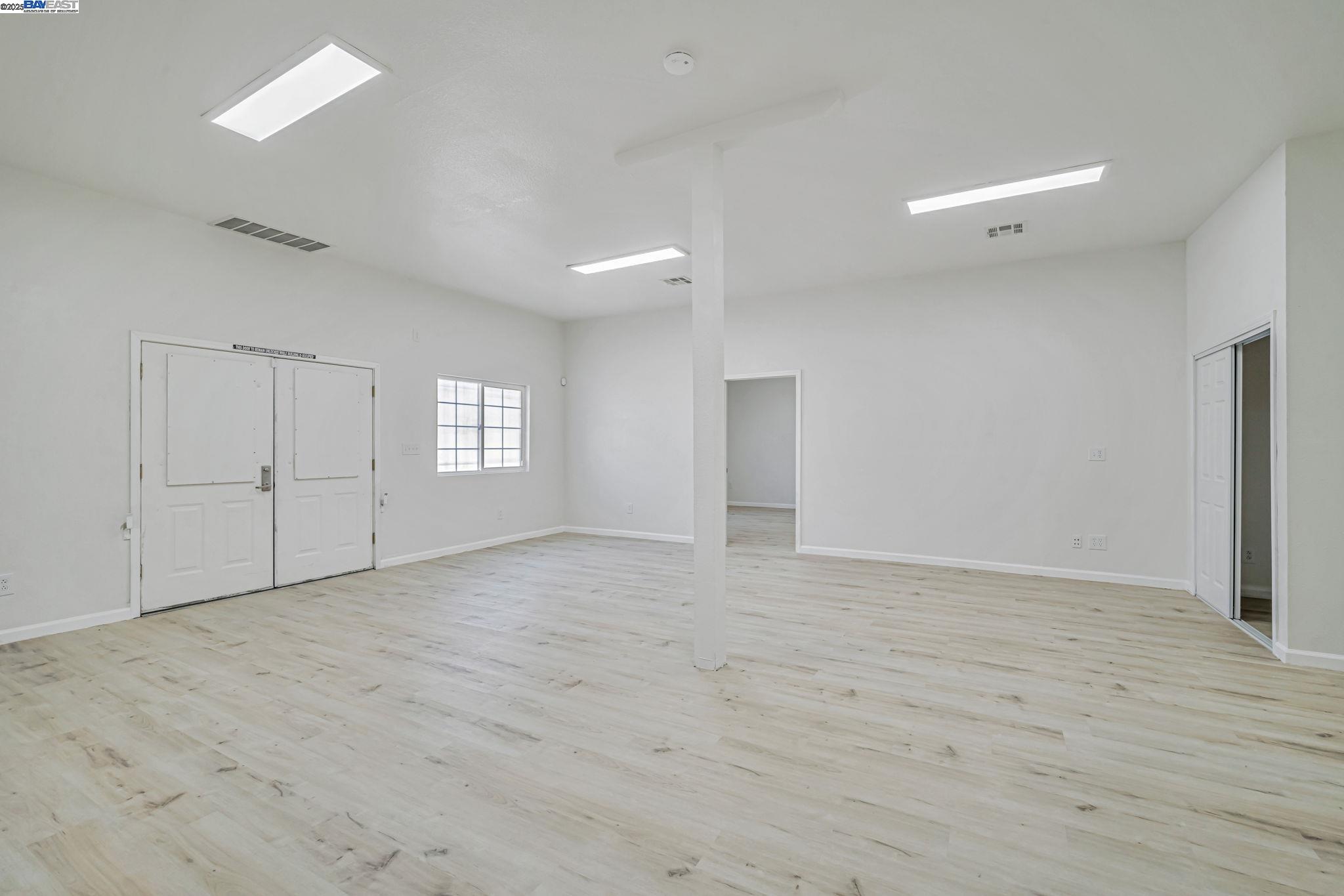 3920 Gravenstein Highway South Sebastopol, CA 95472 - Photo 28 of 48 a view of an empty room with a window