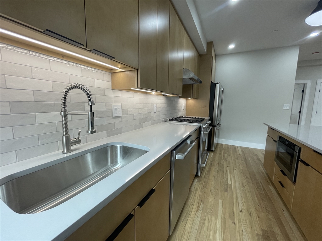 145 Sutherland Road, Unit 2 Boston, MA 02135 - Photo 4 of 14