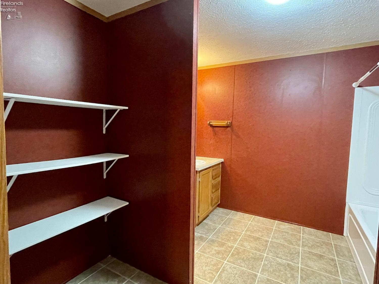 4012 Venice Road Sandusky, OH 44870 - Photo 13 of 23 Gallery Image 13