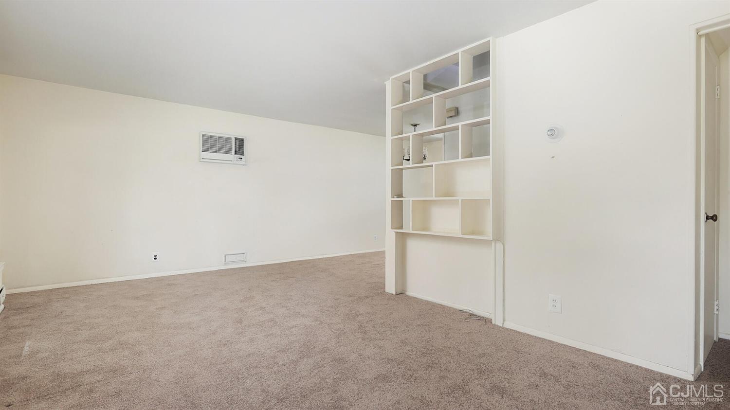 379 Dukes Road Colonia, NJ 07067 - Photo 5 of 20 Gallery Image 5