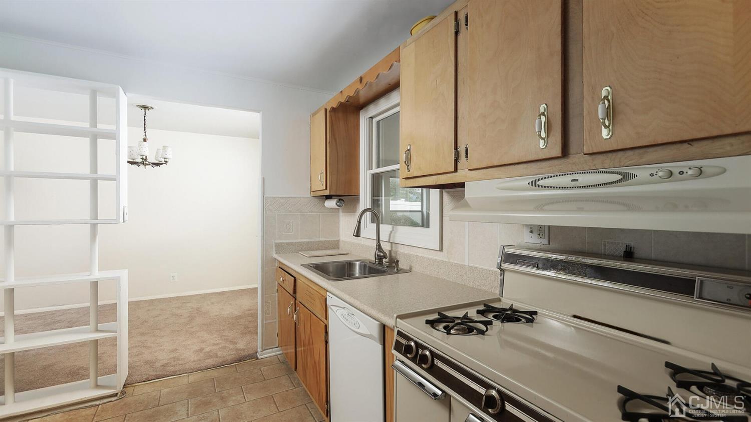 379 Dukes Road Colonia, NJ 07067 - Photo 7 of 20 Gallery Image 7