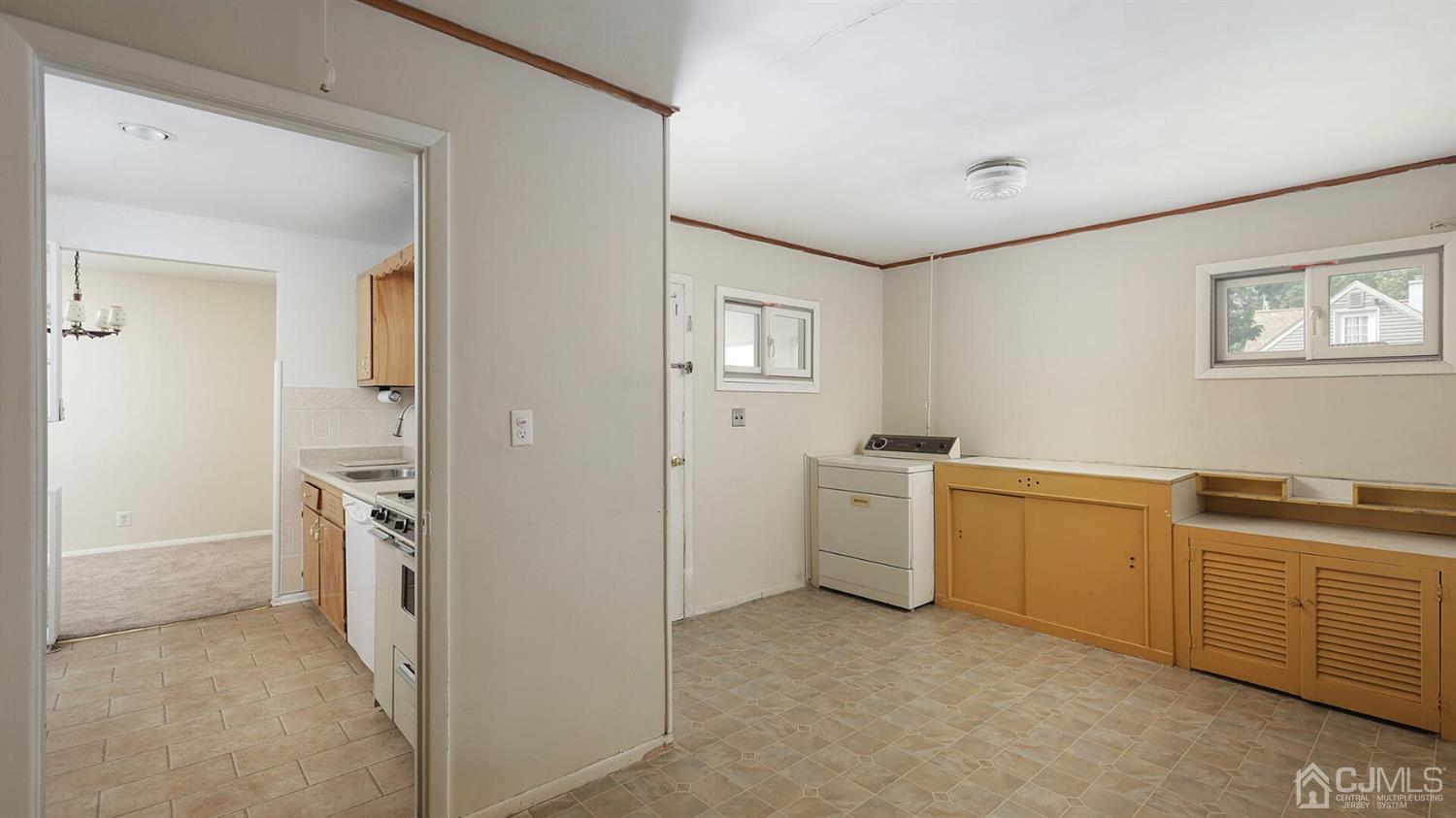 379 Dukes Road Colonia, NJ 07067 - Photo 9 of 20 Gallery Image 9