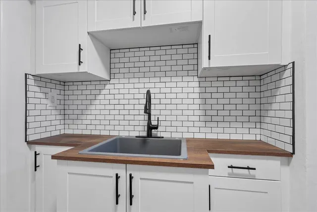 $4,500 | 92 Armstrong Avenue, Unit 1, Jersey City, NJ 07305