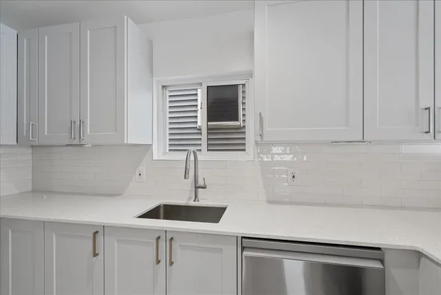 $4,500 | 92 Armstrong Avenue, Unit 1, Jersey City, NJ 07305