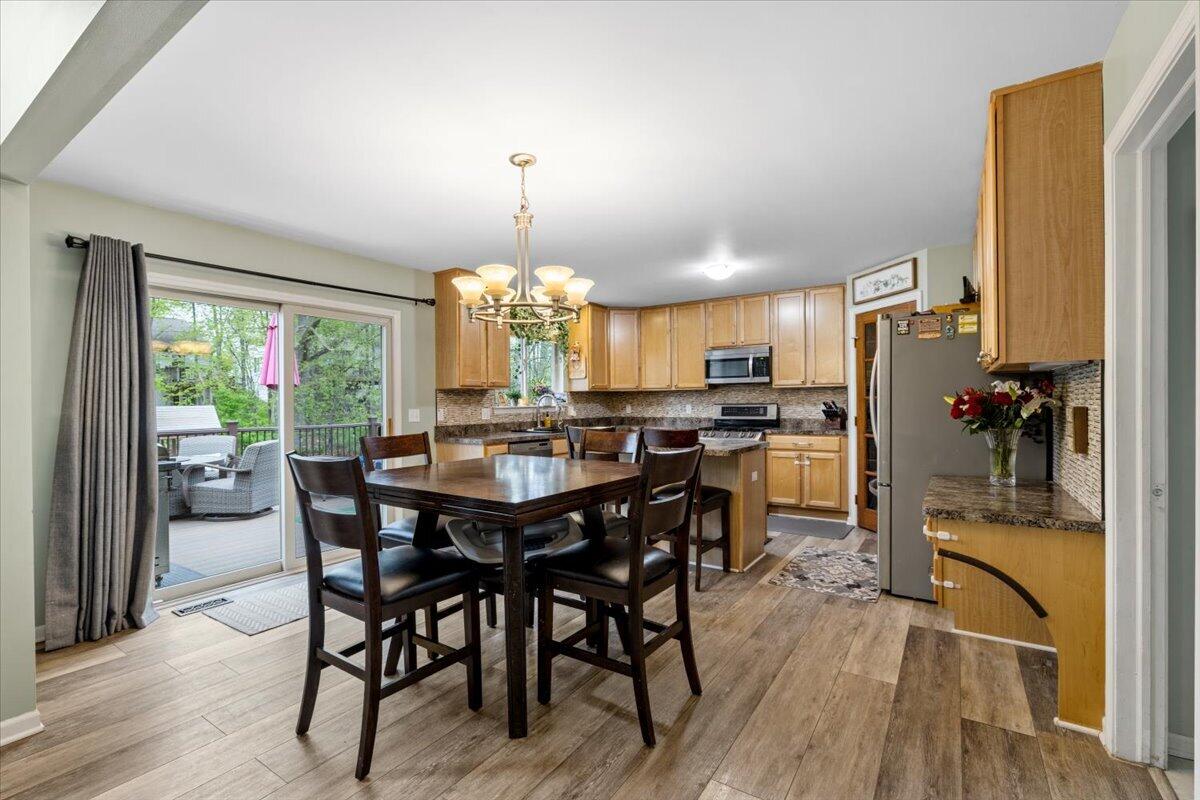9783 Viewcrest Court Howell, MI 48843 - Photo 10 of 51 28-9793 Viewcrest-83