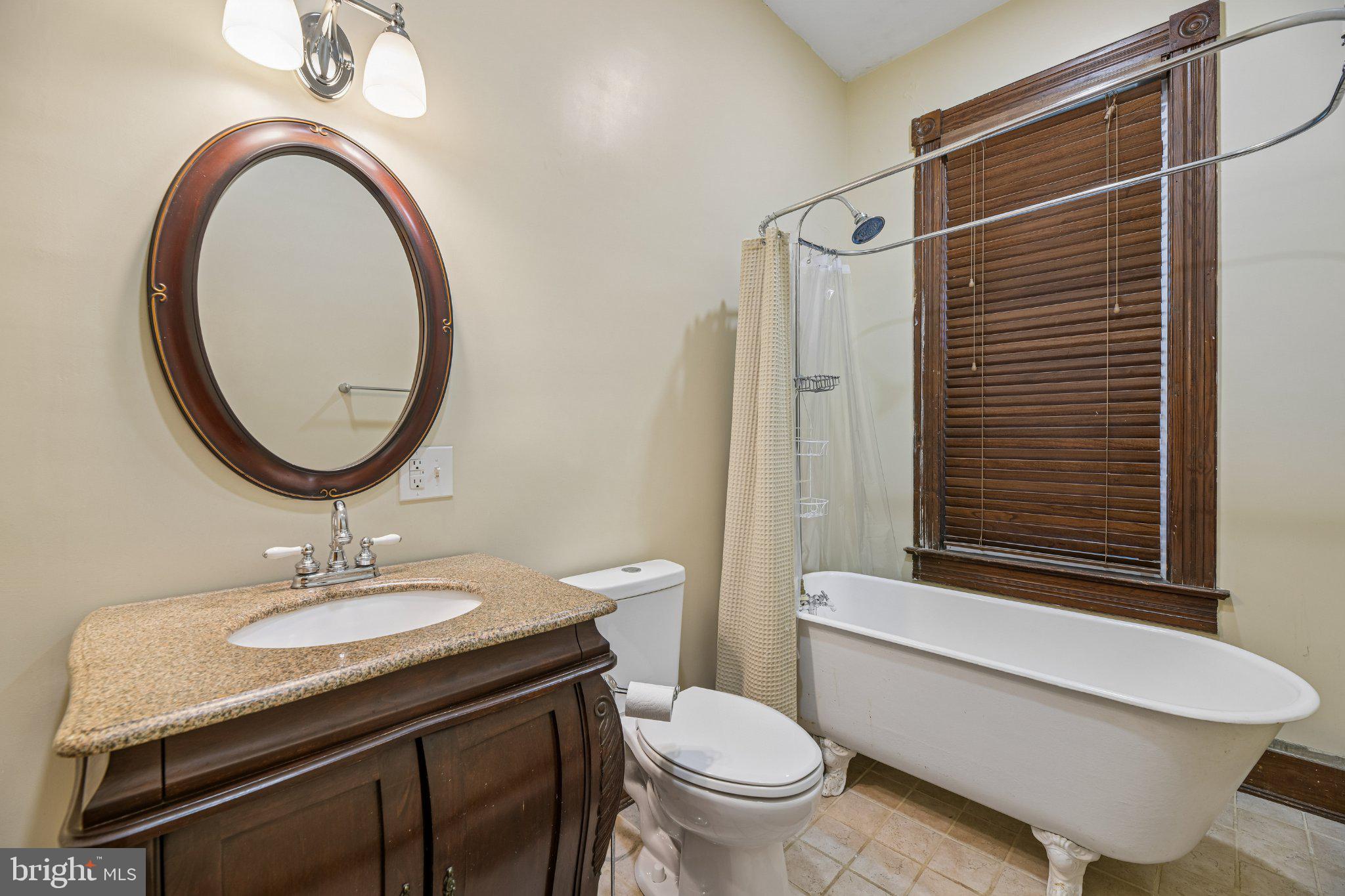 8807 Quarry Road Manassas, VA 20110 - Photo 27 of 64 Bathroom