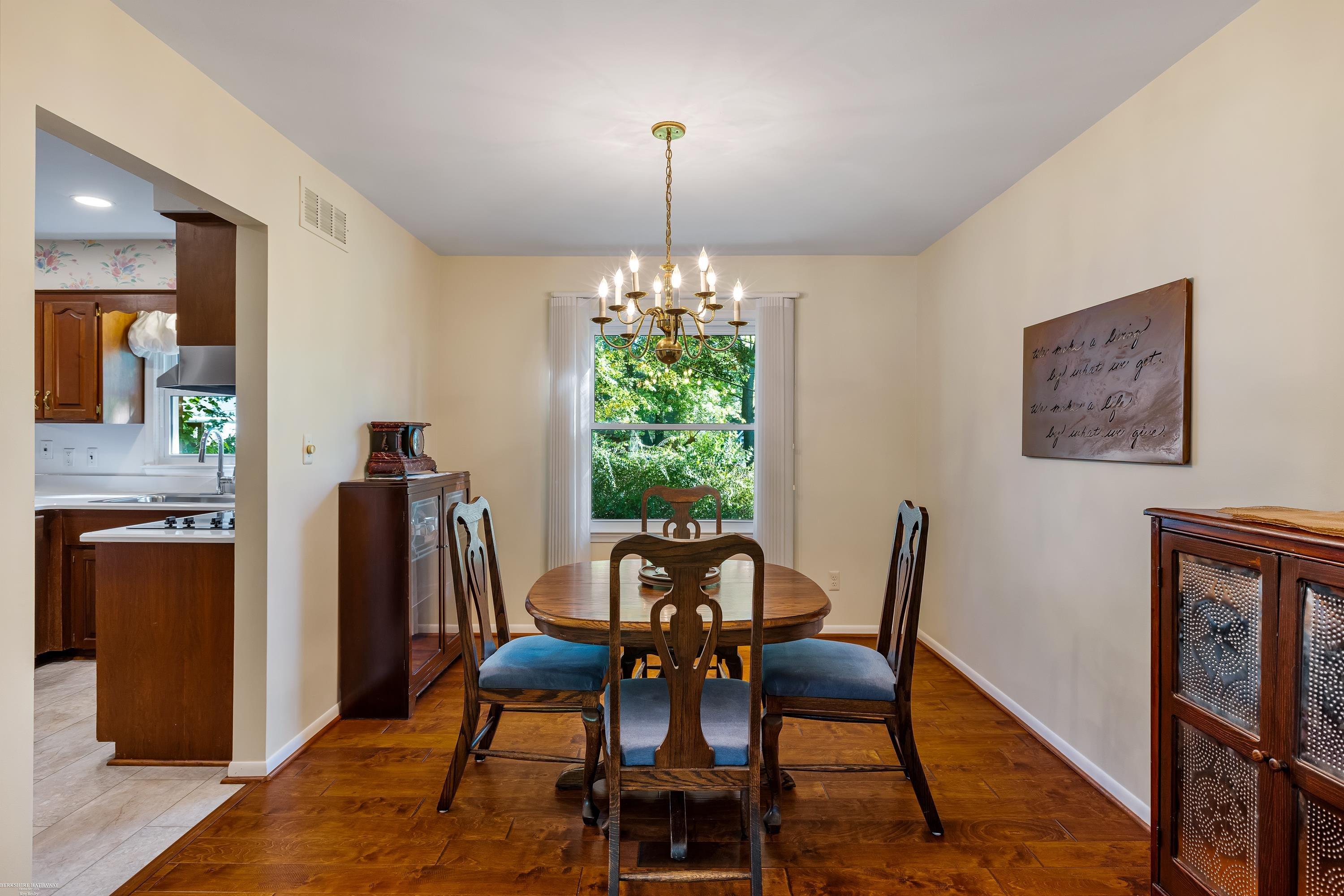 681 Lake Forest Road Rochester Hills, MI 48309 - Photo 8 of 41