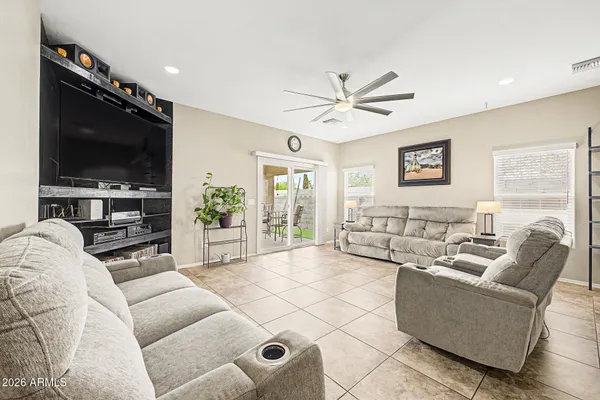 $528,785 | 614 West Kerry Lane, Phoenix, AZ 85027