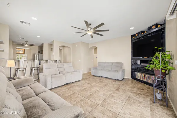 $528,785 | 614 West Kerry Lane, Phoenix, AZ 85027
