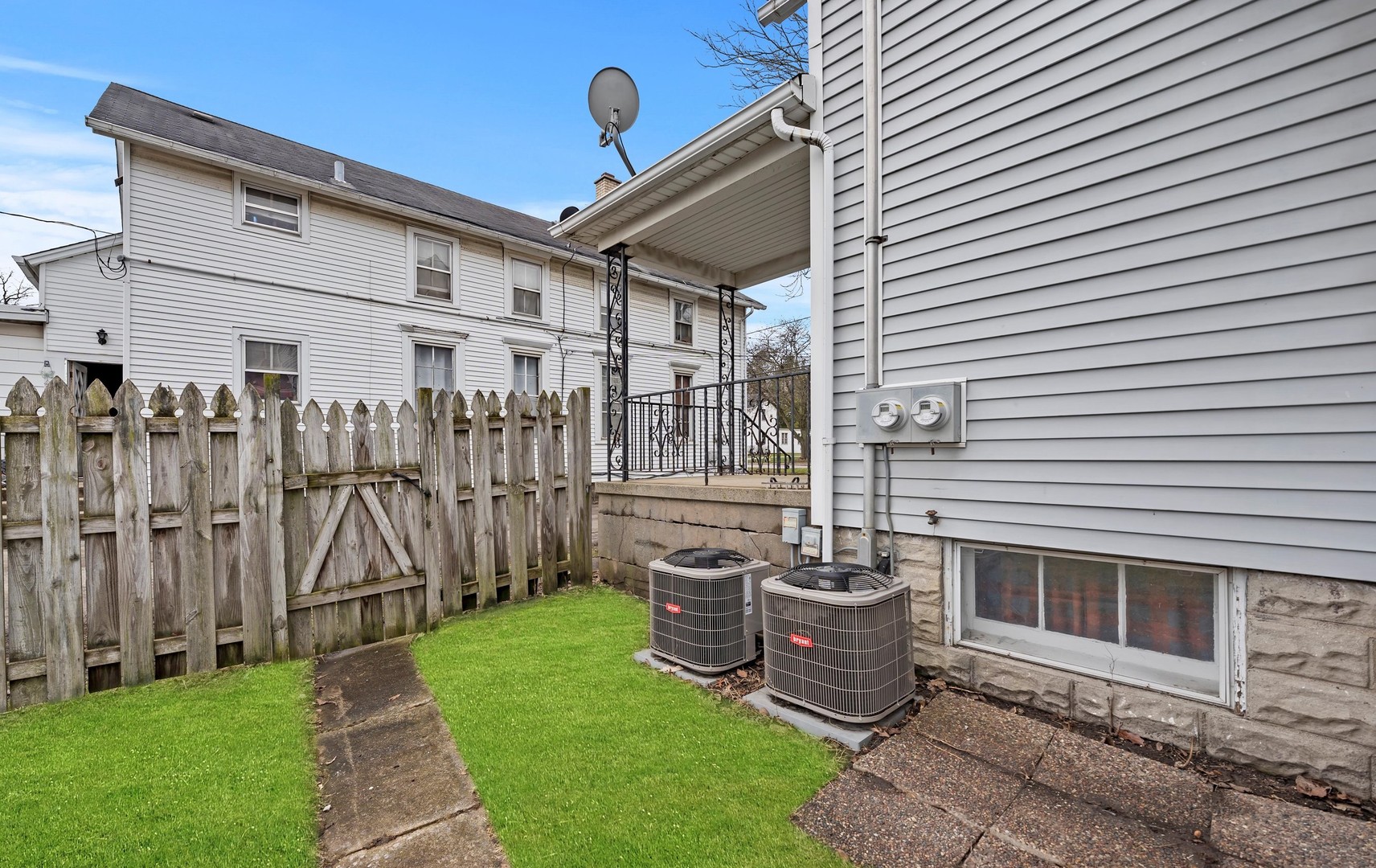 1443 Main Street Crete, IL 60417 - Photo 17 of 19 a view of a patio with a table and a chair