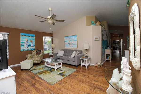 $4,000 | 306 Emerald Bay Circle, Unit J8, Naples, FL 34110