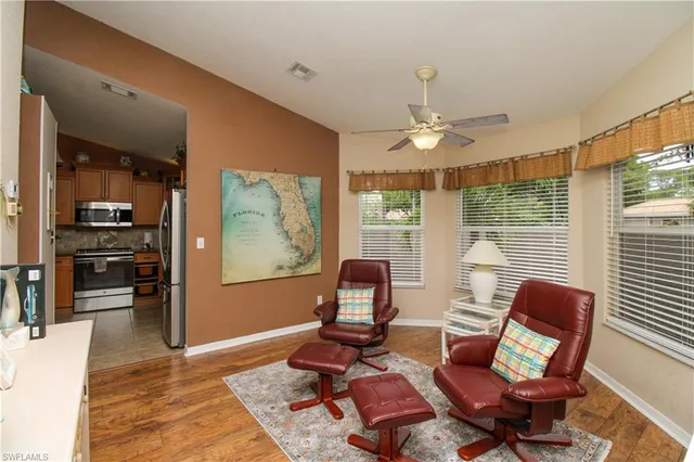 $4,000 | 306 Emerald Bay Circle, Unit J8, Naples, FL 34110