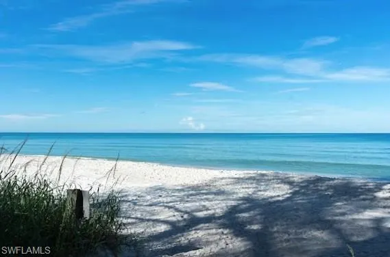 $4,000 | 306 Emerald Bay Circle, Unit J8, Naples, FL 34110