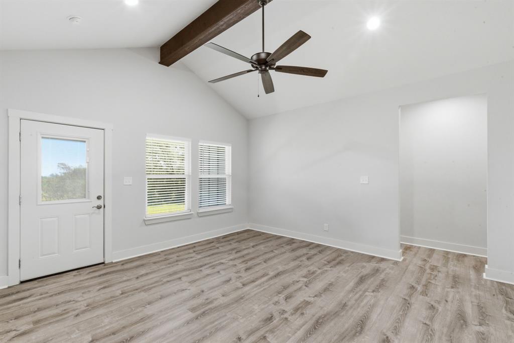 125 Ruidoso Way Mineral Wells, TX 76067 - Photo 6 of 36